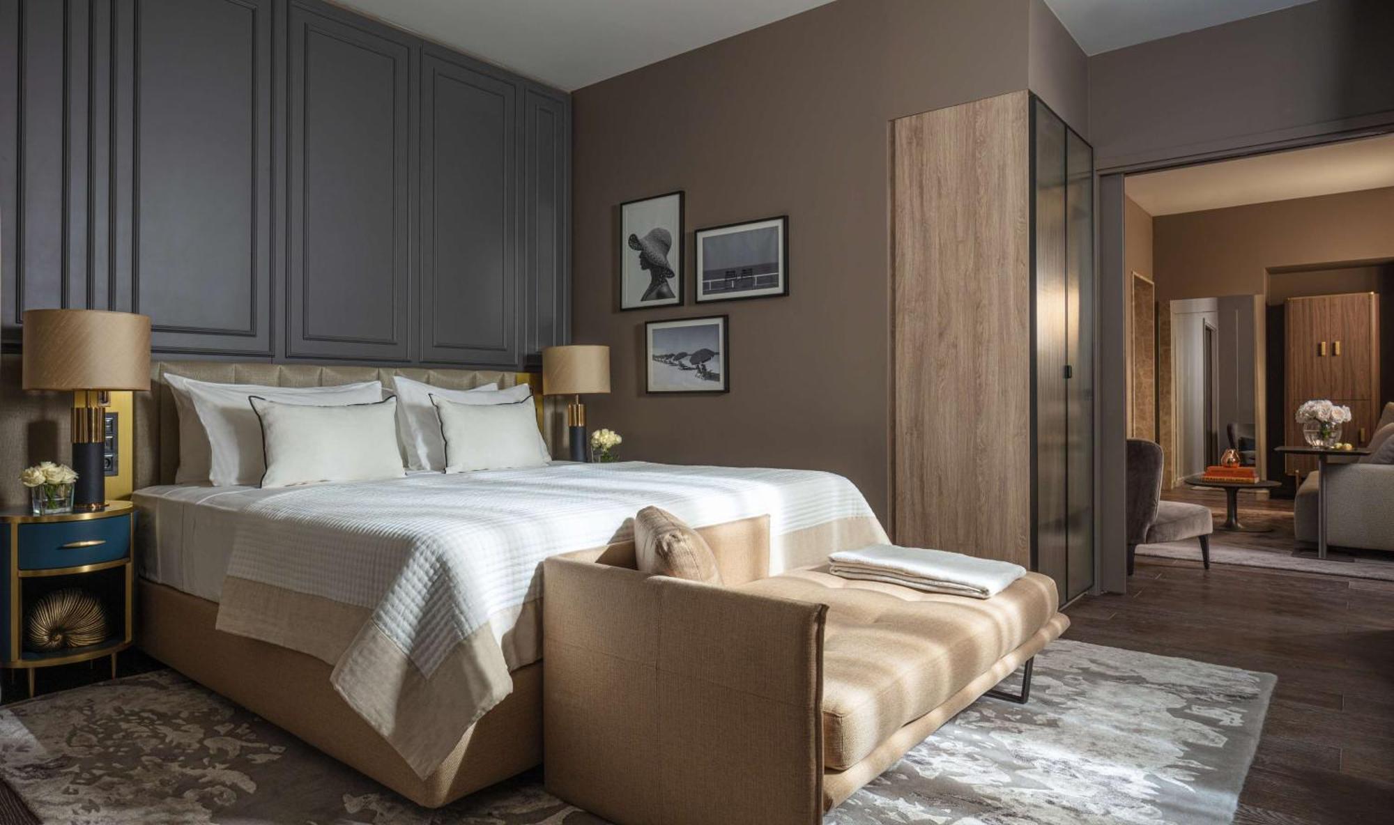 Suite Sea View with Balcony with Extra Bed (2 Adults + 2 Children)